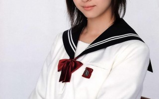 erika eleniak，Erika Eleniak